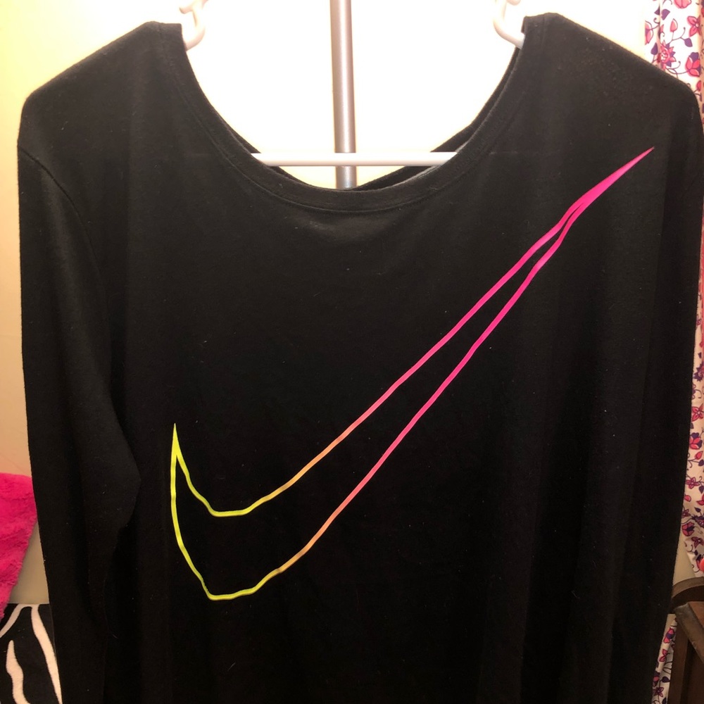 L women Nike shirt